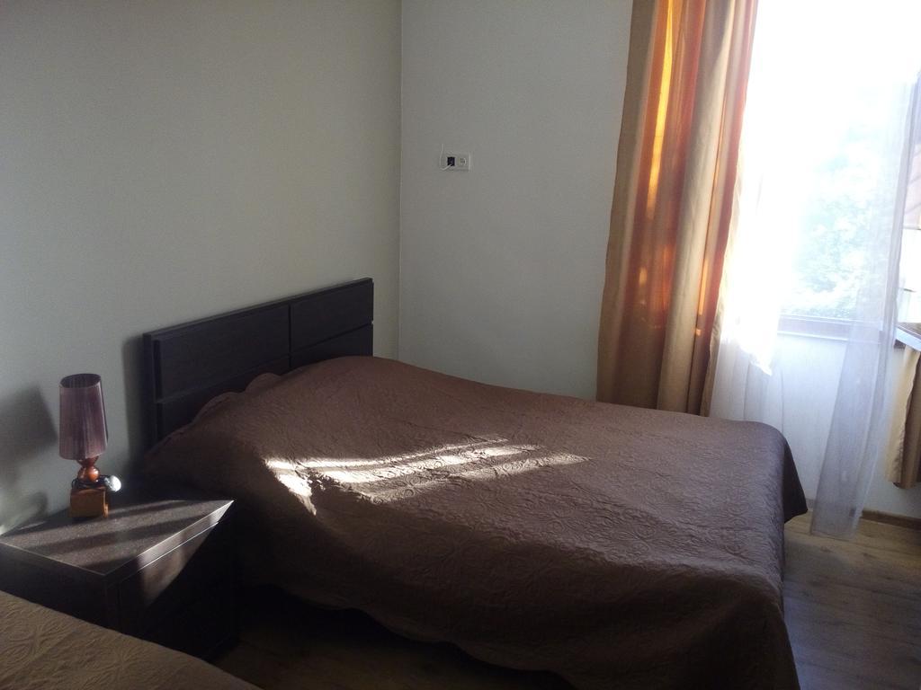Guest House Chirina Sighnaghi Bagian luar foto