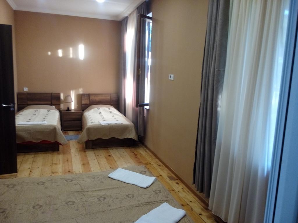 Guest House Chirina Sighnaghi Bagian luar foto
