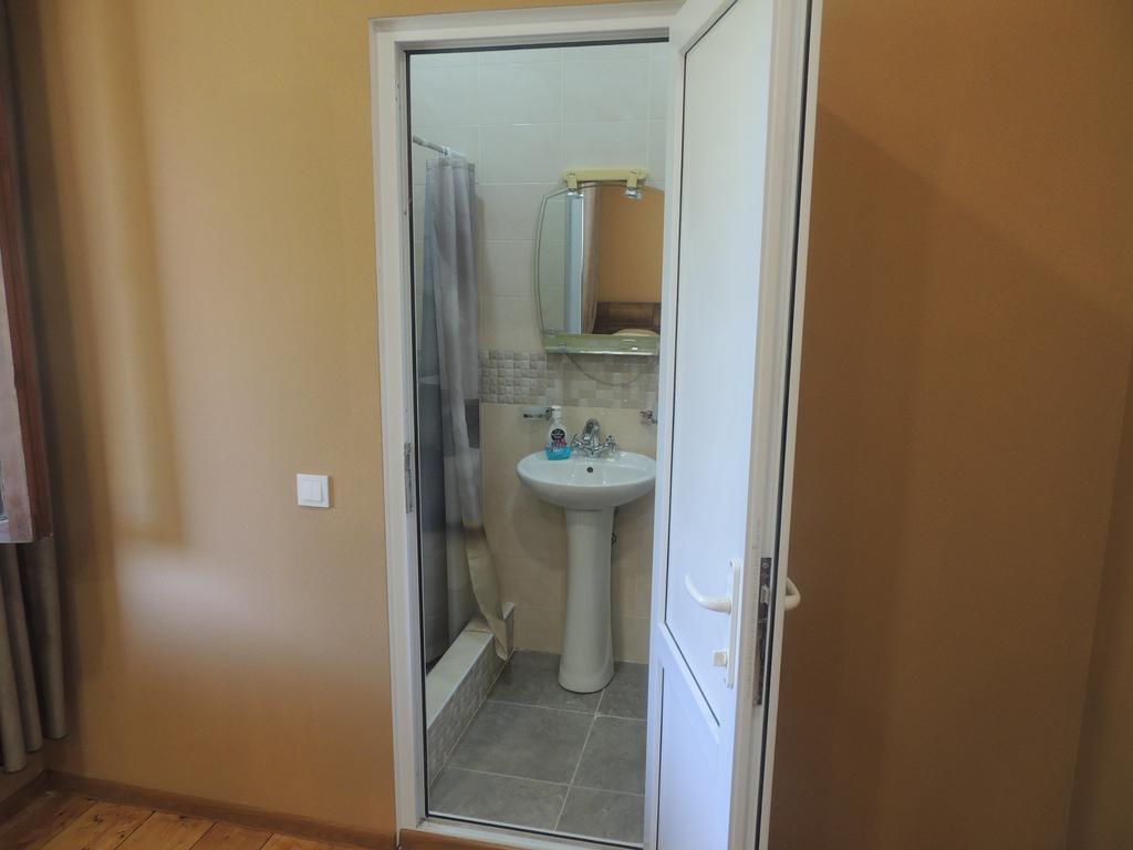 Guest House Chirina Sighnaghi Bagian luar foto
