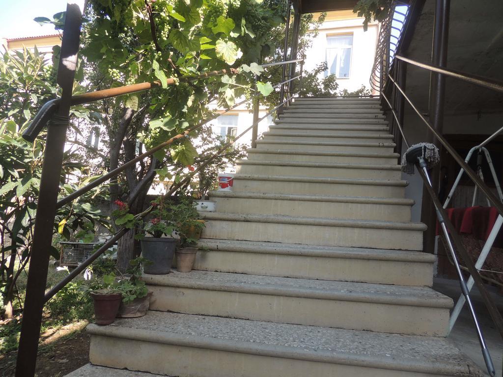 Guest House Chirina Sighnaghi Bagian luar foto