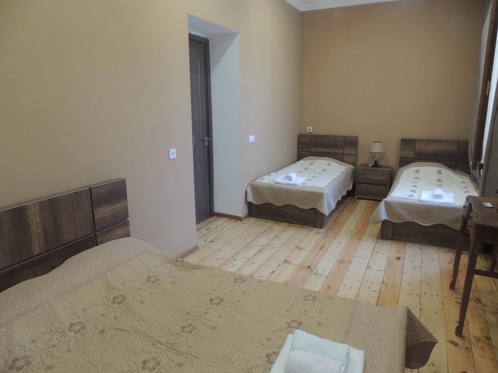 Guest House Chirina Sighnaghi Bagian luar foto